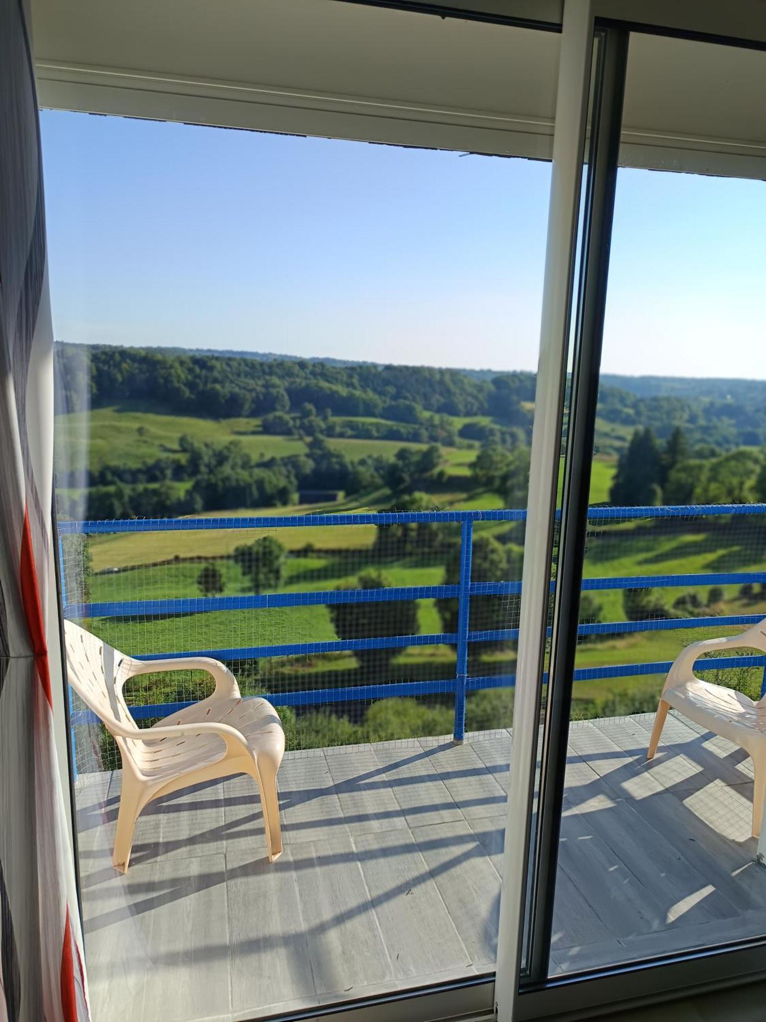 Bellevue Apartment La Tour-dʼAuvergne Exterior foto